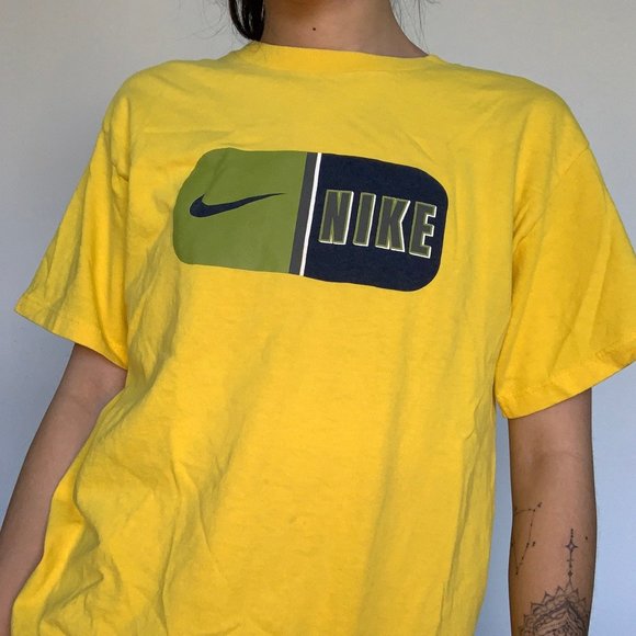 Vintage Yellow Nike Graphic T-shirt - Picture 3 of 5